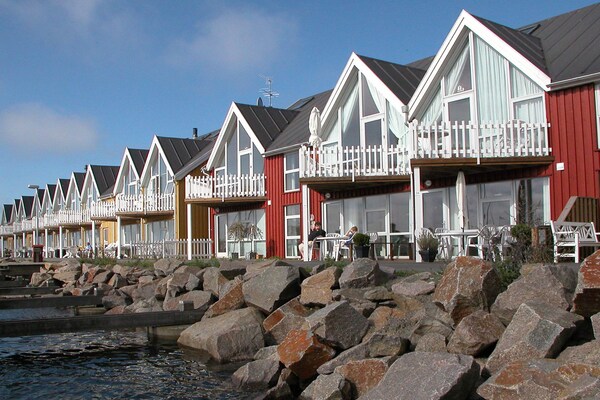 8-persoons vakantiehuis aan zee in Hasle met panoramisch uitzicht - thumbnail 1