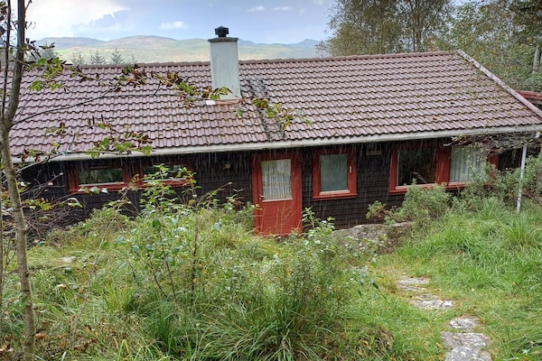 Vrijstaand houten vakantiehuis met uitzicht op de Ålefjord bij Skjold - thumbnail 3
