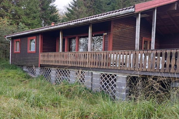 Vrijstaand houten vakantiehuis met uitzicht op de Ålefjord bij Skjold - thumbnail 6