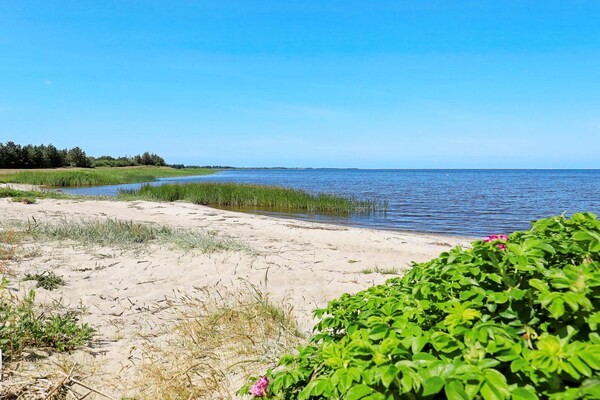 Gerenoveerd vakantiehuis voor 20 personen met privéstrand en fjordzicht op 90m van zee - thumbnail 4
