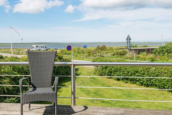 Vrijstaand vakantiehuis op 50 meter van de Ringkøbing Fjord met sauna en whirlpool - thumbnail 4