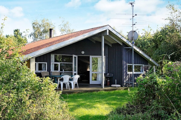 Vrijstaand vakantiehuis met sauna en uitzicht op natuurgebied bij Ristinge - thumbnail 1
