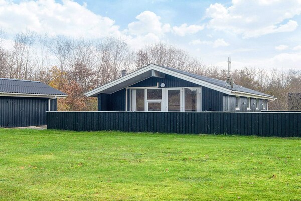 Sfeervol vrijstaand vakantiehuis met sauna bij Bork Havn, op 1,2 km van zee - thumbnail 1