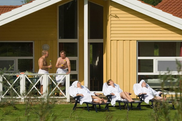 Wellnessvilla aan het water met sauna, whirlpool en kano in Ottendorf - thumbnail 4
