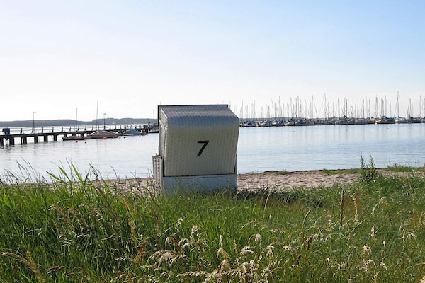 Vrijstaand vakantiehuis met sauna op 150 meter van de Oostzee in Gelting - thumbnail 4