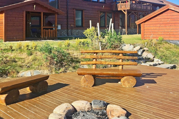 Ruim vakantiehuis voor 15 personen aan de fjord bij Eidsvåg met zwembad - thumbnail 5