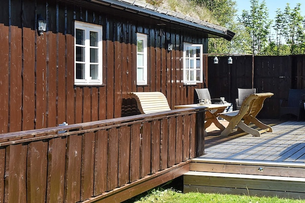 Houten vakantiehuis met panoramisch uitzicht op Hustadvika bij de Atlantische Weg - thumbnail 5