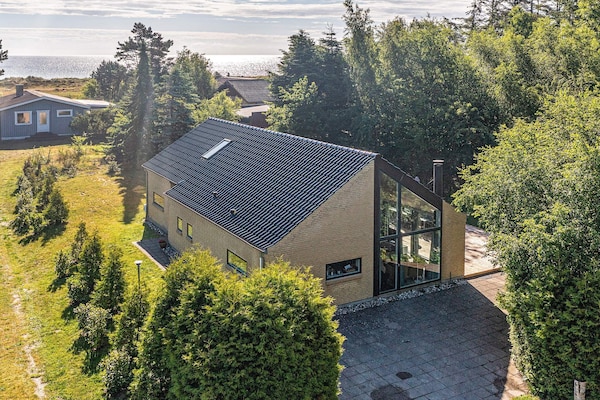 Vrijstaand vakantiehuis voor 10 personen op 50m van zee in Væggerløse - thumbnail 1