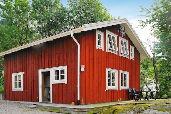 Op 1,0 km van het meer: ruim vakantiehuis in Uddevalla voor 8 personen - thumbnail 1