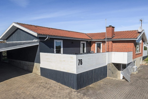 Ruim vakantiehuis met sauna en uitzicht op de Limfjord, vlakbij zee - thumbnail 2