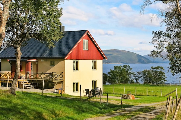 Vrijstaand vakantiehuis met panoramisch fjorduitzicht op Langøya - thumbnail 4