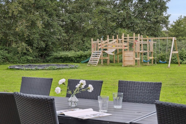 Groot vrijstaand vakantiehuis voor 18 personen met zwembad, sauna en activiteitenruimte op 600m van zee - thumbnail 3