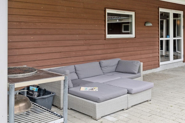 Groot vrijstaand vakantiehuis voor 18 personen met zwembad, sauna en activiteitenruimte op 600m van zee - thumbnail 5