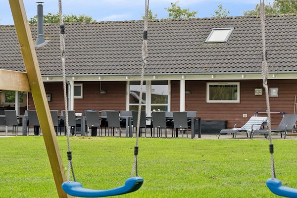 Groot vrijstaand vakantiehuis voor 18 personen met zwembad, sauna en activiteitenruimte op 600m van zee - thumbnail 6