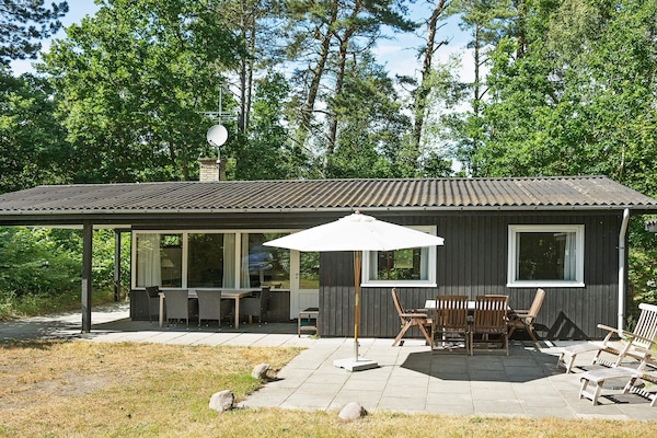 Vrijstaand vakantiehuis nabij duinen en zandstrand in Aakirkeby - thumbnail 3
