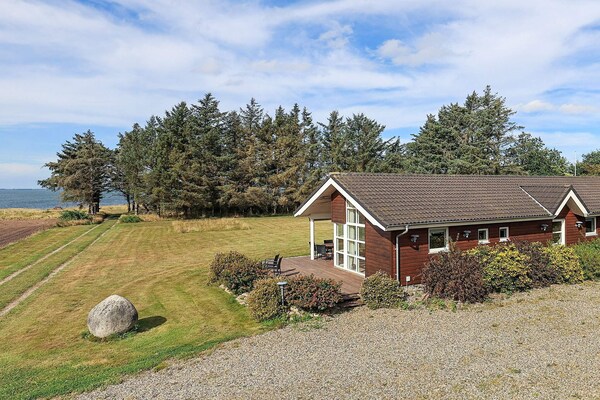 Vrijstaand vakantiehuis met sauna, whirlpool en panoramisch uitzicht op de Limfjord - thumbnail 6