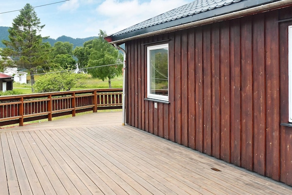 Vakantiehuis met panoramisch fjorduitzicht en bootverhuur in Vågland - thumbnail 4