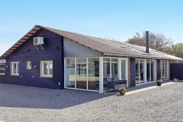Op 300 m van zee: ruim vakantiehuis voor 12 personen in Vinderup - thumbnail 1