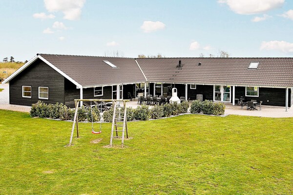 Op 900 m van zee: ruim vakantiehuis in Idestrup voor 18 personen · 257 m² - thumbnail 2