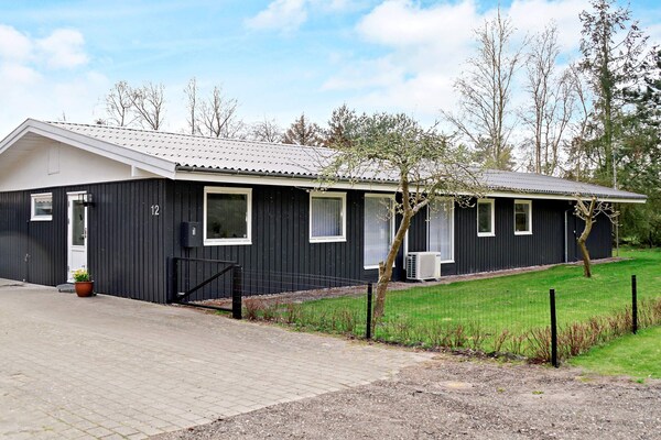 Kindvriendelijk vakantiehuis met grote tuin op 400m van zee bij Kramnitze - thumbnail 1