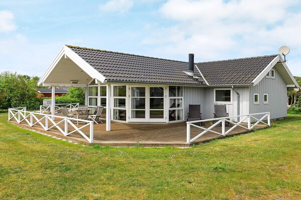 Vrijstaand vakantiehuis met sauna en whirlpool op 150 meter van de zee in Lemvig - thumbnail 1