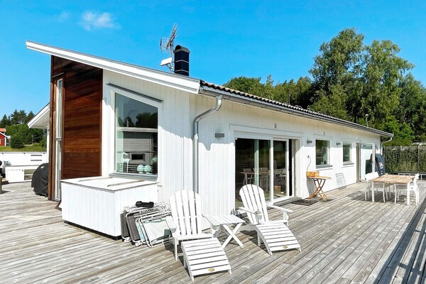 6-persoons luxe vakantiehuis aan het meer in Stjärnhov - thumbnail 3