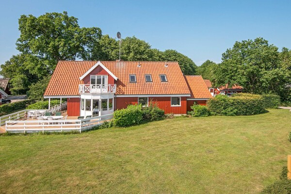 Luxe vakantiehuis voor 8 personen, 50 meter van het strand in Haderslev - thumbnail 1