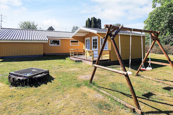 Licht vakantiehuis op Møn – 600 m van strand, met tuin en WiFi - thumbnail 2