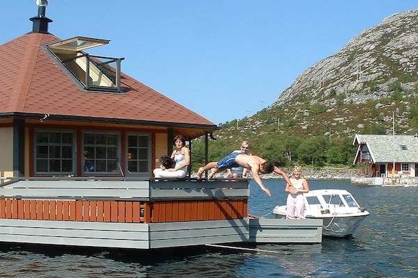 Uniek zeshoekig waterhuis in Kalvåg – 6 personen - thumbnail 2