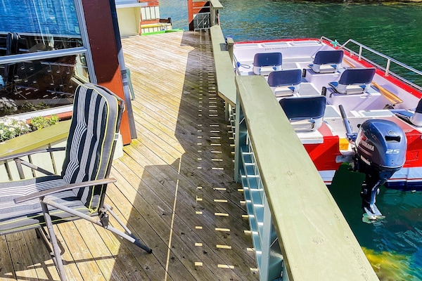 Uniek vakantiehuis op het water in Kalvåg met kajaks en boot - thumbnail 4