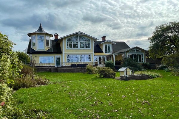 10-persoons vakantiehuis aan zee in Mörbylånga - thumbnail 1