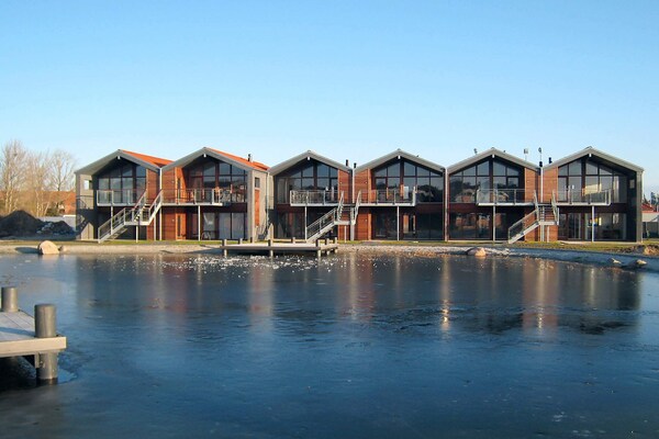 Licht appartement op 1e etage met zeezicht en twee balkons nabij Bogense Marina - thumbnail 2
