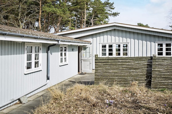 Strandhuis aan zee in Nexø – 10 meter van het strand op Bornholm - thumbnail 4