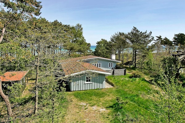 Strandhuis aan zee in Nexø – 10 meter van het strand op Bornholm - thumbnail 5