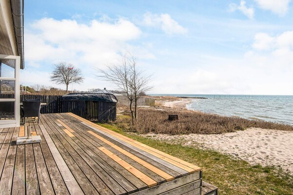 Aan zee: Sfeervol vakantiehuis in Bjert voor 2 personen - thumbnail 4