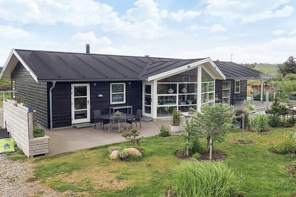 Ruim vakantiehuis met whirlpool & sauna op 900m van de Noordzeekust bij Løkken - thumbnail 5