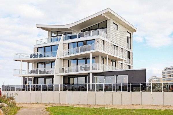 4-persoons appartement aan zee in Wendtorf met havenzicht · 68 m² - thumbnail 1