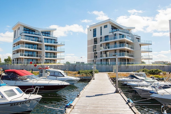 Appartement aan de Oostzee met panoramisch zicht op de jachthaven - thumbnail 3
