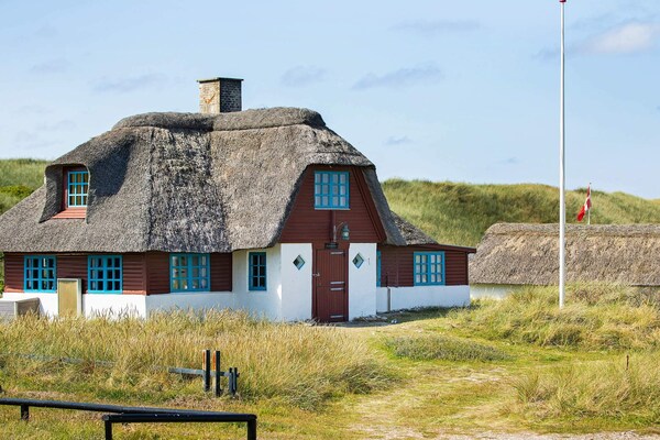 Authentiek vissershuisje met rieten dak, 70m van Noordzeestrand in Fjand - thumbnail 1