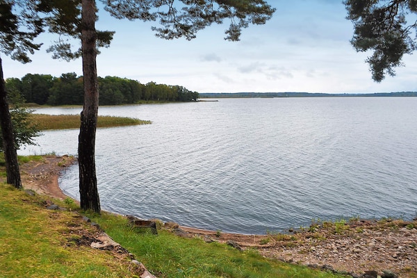Aan het meer: Traditioneel vakantiehuis in Mariestad - thumbnail 5