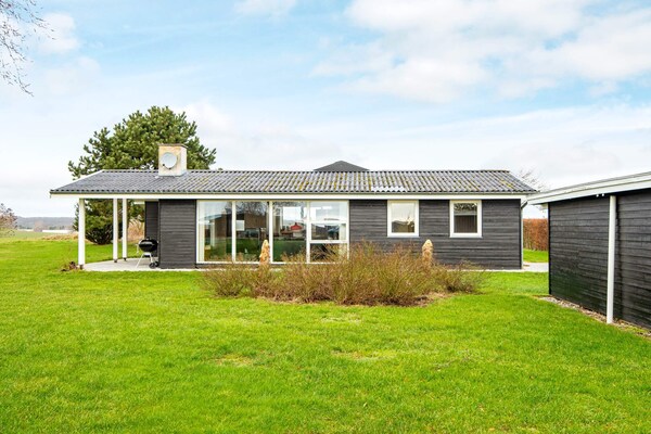 Ruim vakantiehuis voor 8 personen met whirlpool, op 600 meter van zee bij Ebeltoft - thumbnail 1