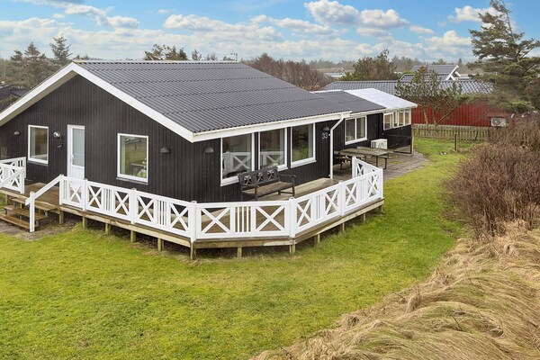 Aan zee: Ruim vakantiehuis in Løgstør met uitzicht op de Limfjord - thumbnail 1