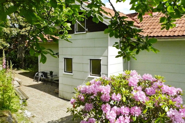 Charmant vakantiehuis met sauna bij Brastad, op loopafstand van de golfbaan - thumbnail 1