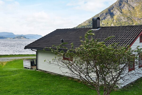 Vrijstaand vakantiehuis aan de fjord met uitzicht op Barmen, Selje - thumbnail 3
