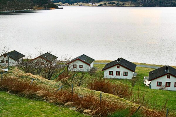 Vrijstaand vakantiehuis aan de fjord met uitzicht op Barmen, Selje - thumbnail 6