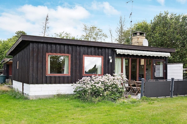 Op 700 m van zee: Traditioneel vakantiehuis in Gilleleje - thumbnail 1
