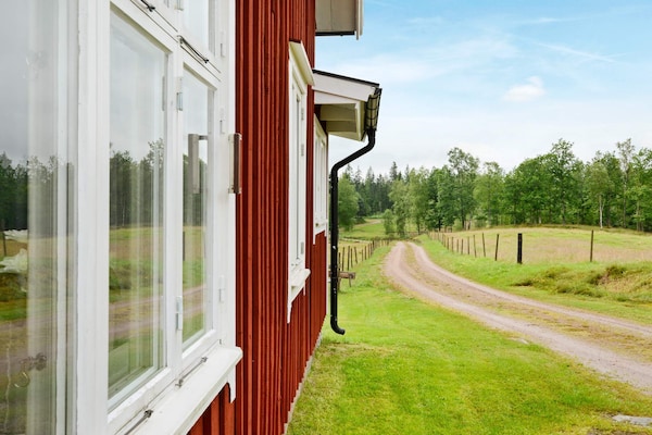 Idyllisch vakantiehuis aan de Storsjön met sauna en roeiboot - thumbnail 3