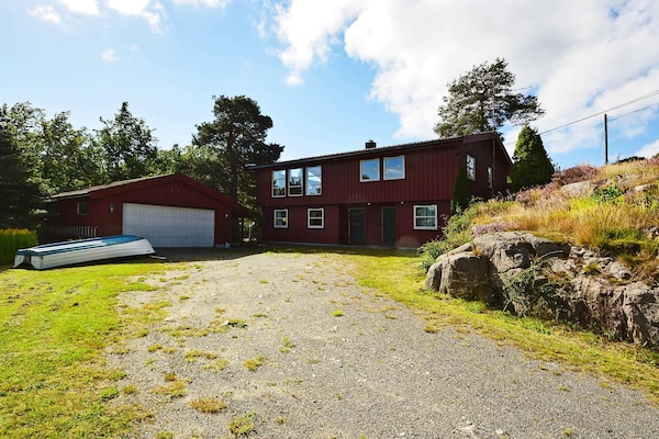 Ruim vakantiehuis aan de Noorse kust bij Tvedestrand met privé-steiger - thumbnail 4
