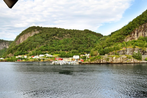 Vakantiehuis aan Sognefjord met eigen vissteiger in Leirvik - thumbnail 4