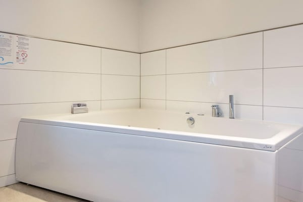 Vrijstaand vakantiehuis met whirlpool op 360m van Hasmark Strand, Denemarken - thumbnail 4